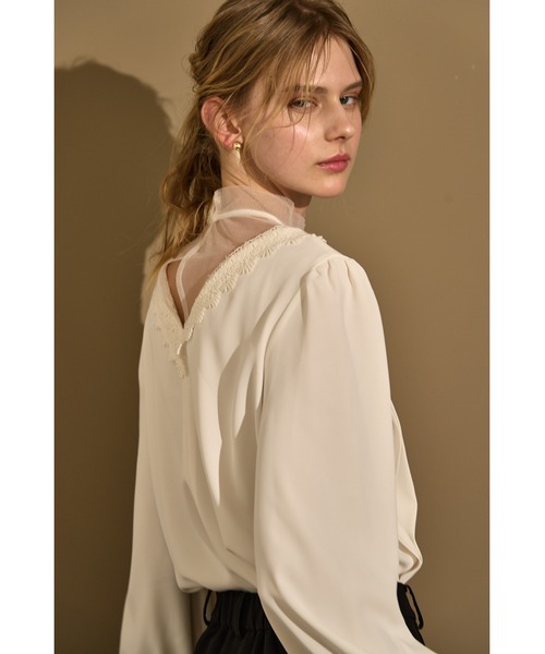 ERADIE（エラディエ）の「Sheer Tucked Blouse  シアー＆タックブラウス（シャツ/ブラウス・レディース・オフホワイト/ブラック/ベージュ・FREE）」の10枚目の写真