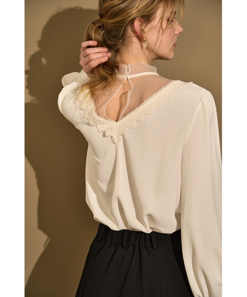 ERADIE（エラディエ）の「Sheer Tucked Blouse  シアー＆タックブラウス（シャツ/ブラウス・レディース・オフホワイト/ブラック/ベージュ・FREE）」の11枚目の写真