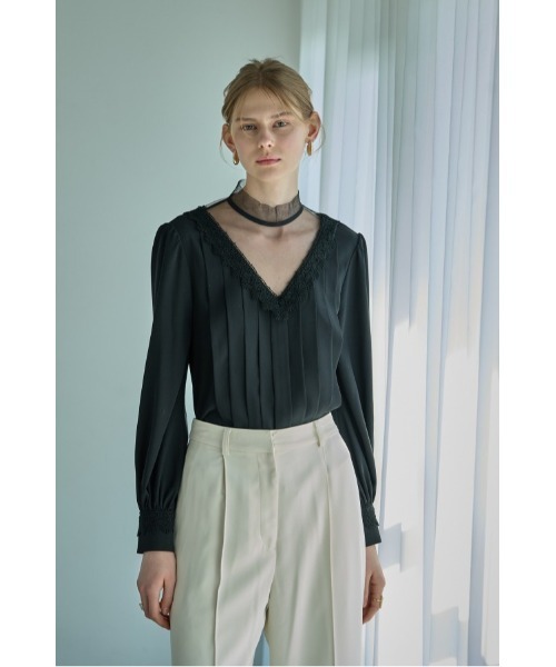 ERADIE（エラディエ）の「Sheer Tucked Blouse  シアー＆タックブラウス（シャツ/ブラウス・レディース・オフホワイト/ブラック/ベージュ・FREE）」の18枚目の写真
