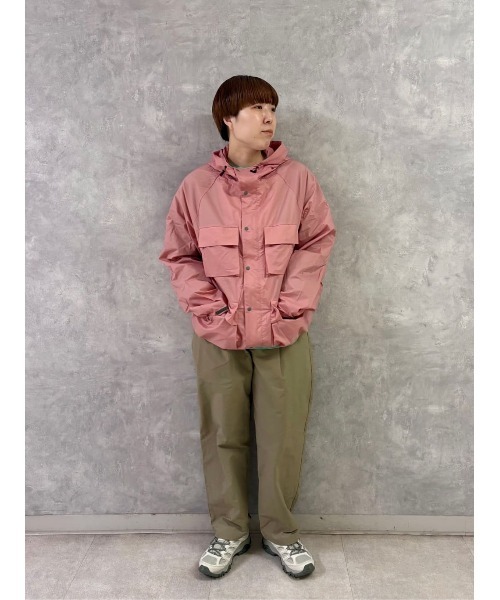 Snow Peak(スノーピーク)の「Snow Peak / U.L. Double Weave Mountain Parka ダブルウィーブマウンテンパーカー(マウンテンパーカー・メンズ・ブラック/ピンク/ブラウン・L/M)」の8枚目の写真