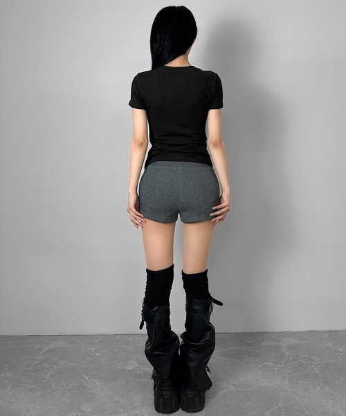 FOLLOWIN（フォロウィン）の「ボタンポイントサイドドレープトップス（Tシャツ/カットソー・レディース・グレー/ブラック・FREE）」の11枚目の写真