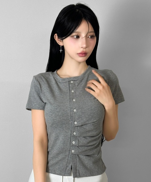 FOLLOWIN（フォロウィン）の「ボタンポイントサイドドレープトップス（Tシャツ/カットソー・レディース・グレー/ブラック・FREE）」の16枚目の写真