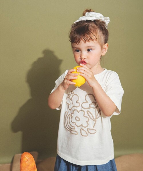 aBity select（アビティセレクト）の「【aBity select./アビティセレクト】ニュアンスフラワープリント半袖Tシャツ（Tシャツ/カットソー・キッズ・ライトピンク/チャコールグレー/アイボリー・90/100/110/120/130）」の2枚目の写真
