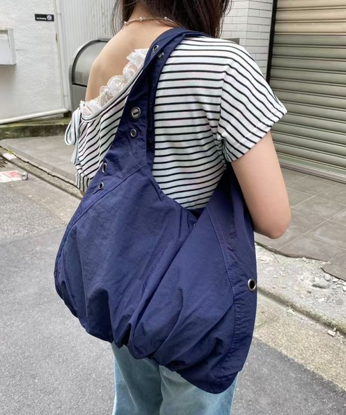 mebole(メボレ)の「ハトメデザインナイロントートバッグ(トートバッグ・レディース・ブラウン/ホワイト/ブルー/カーキ/ブラック/ネイビー/ベージュ・FREE)」の6枚目の写真