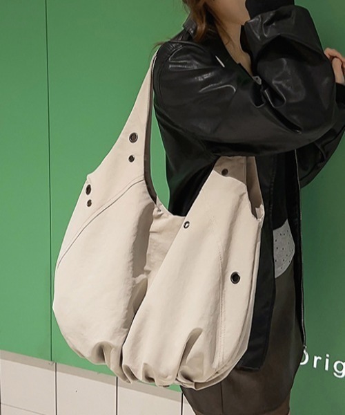 mebole(メボレ)の「ハトメデザインナイロントートバッグ(トートバッグ・レディース・ブラウン/ホワイト/ブルー/カーキ/ブラック/ネイビー/ベージュ・FREE)」の18枚目の写真