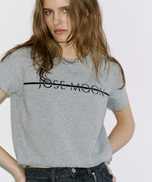 JOSE MOON(ジョゼムーン)の「MINIMUM LOGO TSHIRT/ミニマムロゴTシャツ(Tシャツ/カットソー・レディース・ホワイト/グレー/ブラック・FREE)」の11枚目の写真