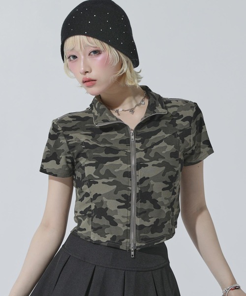 ANAP(アナップ)の「カモフラ ダブルジップ トップス(Tシャツ/カットソー・レディース・カーキ/グレー・F)」の1枚目の写真