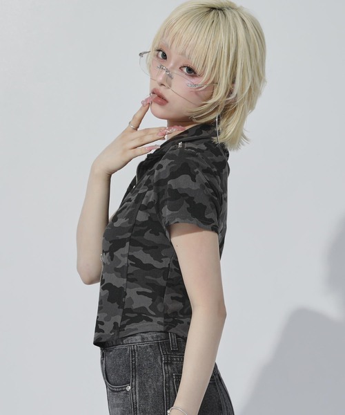 ANAP(アナップ)の「カモフラ ダブルジップ トップス(Tシャツ/カットソー・レディース・カーキ/グレー・F)」の10枚目の写真