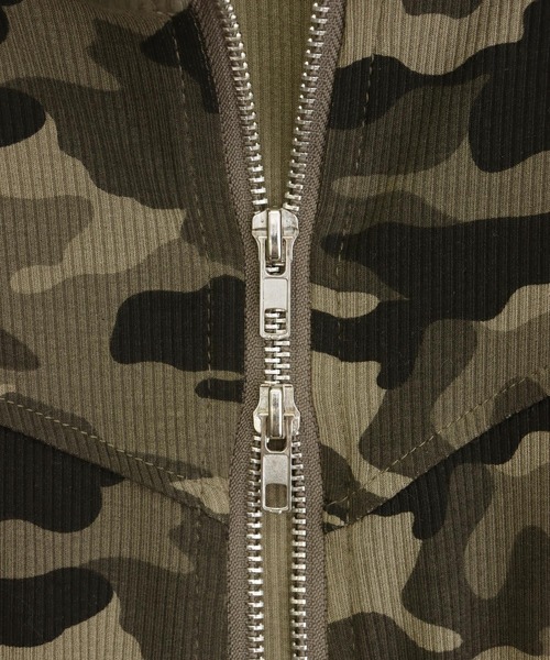 ANAP(アナップ)の「カモフラ ダブルジップ トップス(Tシャツ/カットソー・レディース・カーキ/グレー・F)」の21枚目の写真