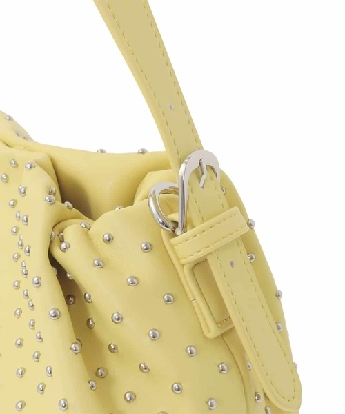 MK MICHEL KLEIN(エムケーミッシェルクラン)の「スタッズデザイン巾着風2wayバッグ(ショルダーバッグ・レディース・クリーム/アイボリー/ブラック・38)」の9枚目の写真