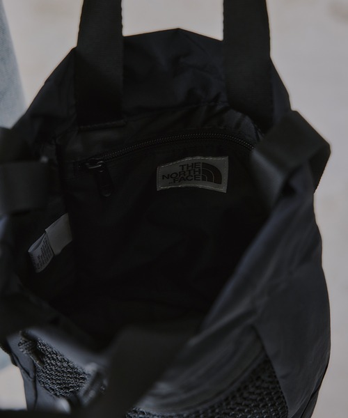 THE NORTH FACE(ザノースフェイス)の「【THE NORTH FACE】LINDEN MESH BUCKET BAG MINI(ショルダーバッグ・レディース・ブラック・FREE)」の6枚目の写真