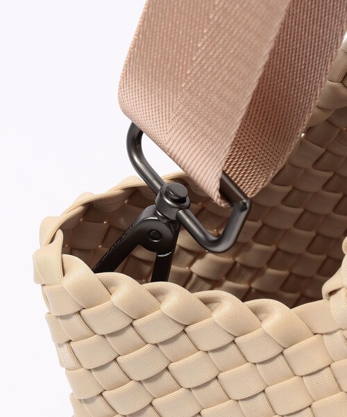 NAGHEDI(ナゲディ)の「NAGHEDI St. Barths Small Tote(トートバッグ・レディース・ライトベージュ/ダークブラウン/ブラック・FREE)」の5枚目の写真