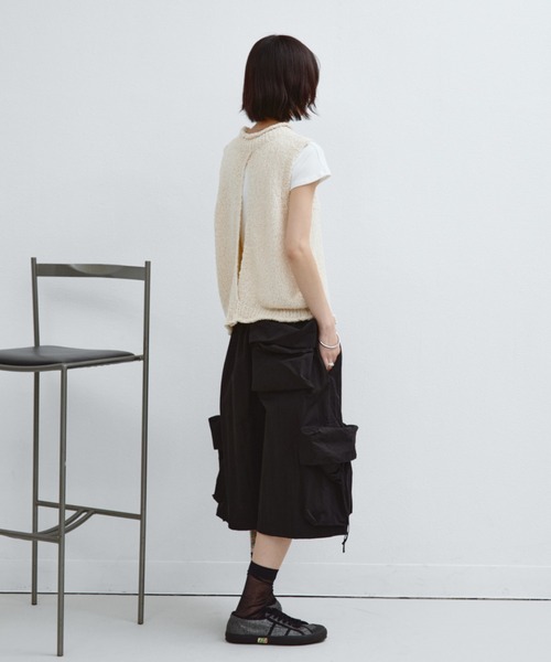 ANF.MUU(アンフムー)の「バックスリットスリーブレスニット(ニット/セーター・レディース・ブラック/ホワイト/ブラウン・FREE)」の10枚目の写真