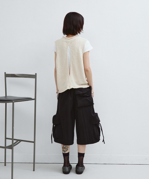ANF.MUU(アンフムー)の「バックスリットスリーブレスニット(ニット/セーター・レディース・ブラック/ホワイト/ブラウン・FREE)」の11枚目の写真