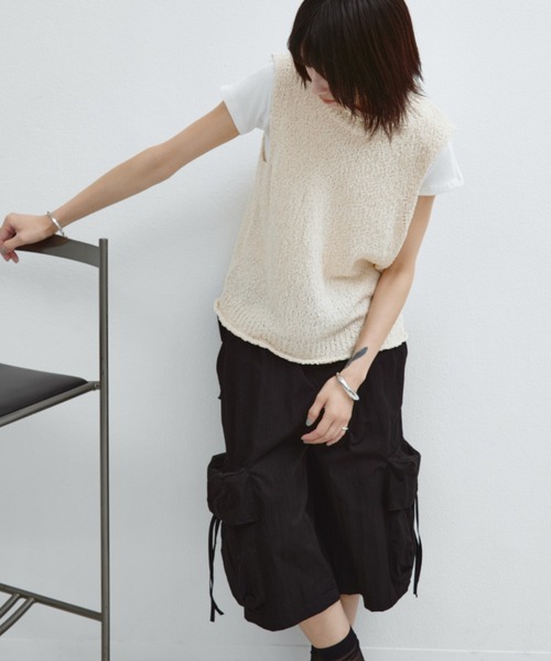 ANF.MUU(アンフムー)の「バックスリットスリーブレスニット(ニット/セーター・レディース・ブラック/ホワイト/ブラウン・FREE)」の18枚目の写真