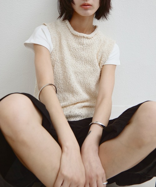 ANF.MUU(アンフムー)の「バックスリットスリーブレスニット(ニット/セーター・レディース・ブラック/ホワイト/ブラウン・FREE)」の12枚目の写真