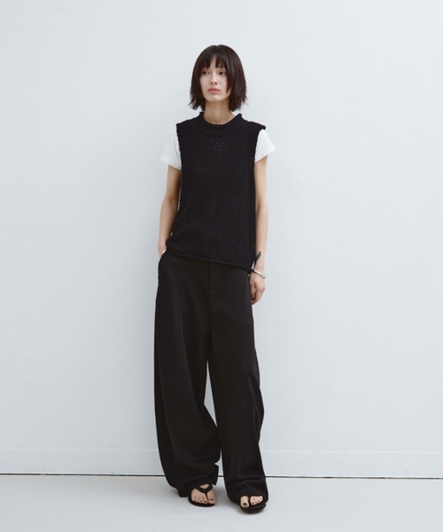 ANF.MUU(アンフムー)の「バックスリットスリーブレスニット(ニット/セーター・レディース・ブラック/ホワイト/ブラウン・FREE)」の5枚目の写真