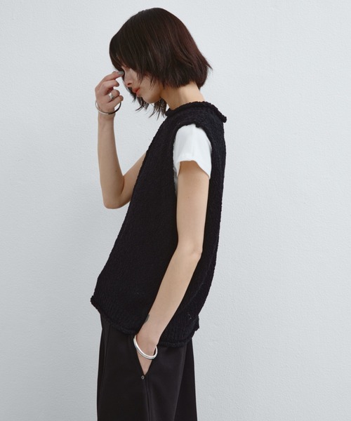 ANF.MUU(アンフムー)の「バックスリットスリーブレスニット(ニット/セーター・レディース・ブラック/ホワイト/ブラウン・FREE)」の14枚目の写真