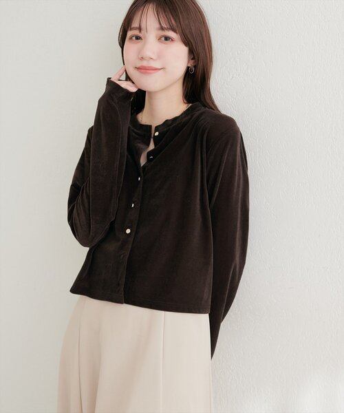 natural couture（ナチュラルクチュール）の「クルーネックベロアカーデ（カーディガン/ボレロ・レディース・ピンク/ブラック/チャコールグレー/ブラウン/ネイビー/アイボリー/グレイッシュベージュ・FREE）」の21枚目の写真