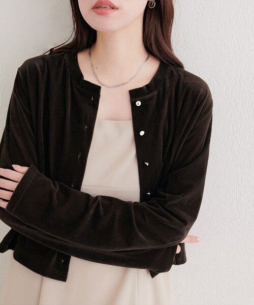 natural couture（ナチュラルクチュール）の「クルーネックベロアカーデ（カーディガン/ボレロ・レディース・ピンク/ブラック/チャコールグレー/ブラウン/ネイビー/アイボリー/グレイッシュベージュ・FREE）」の20枚目の写真