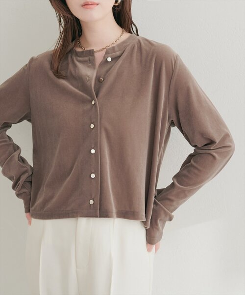 natural couture（ナチュラルクチュール）の「クルーネックベロアカーデ（カーディガン/ボレロ・レディース・ピンク/ブラック/チャコールグレー/ブラウン/ネイビー/アイボリー/グレイッシュベージュ・FREE）」の11枚目の写真