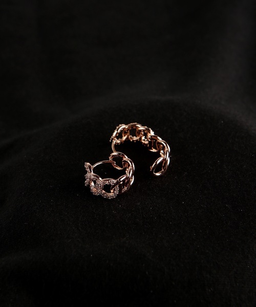 MIMILINE(ミミライン)の「チェーン×ビジューフープミニピアス(ピアス(両耳用)・レディース・シルバー/ピンクゴールド・FREE)」の10枚目の写真
