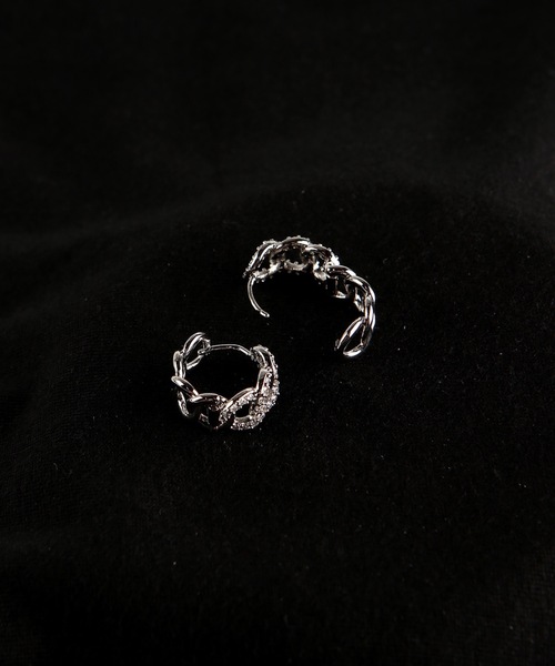 MIMILINE(ミミライン)の「チェーン×ビジューフープミニピアス(ピアス(両耳用)・レディース・シルバー/ピンクゴールド・FREE)」の7枚目の写真