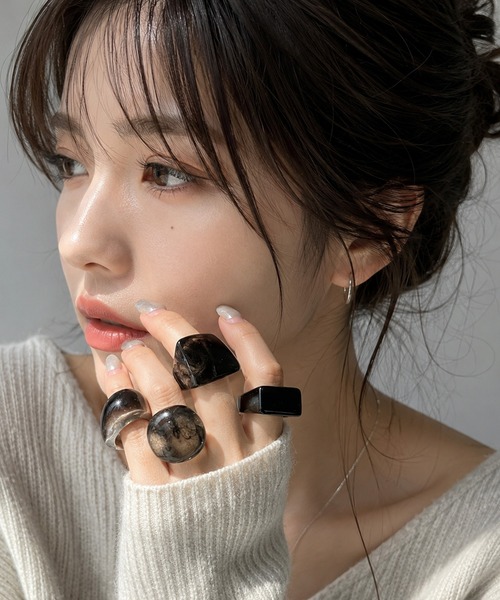 NOLITA LABORATORY(ノリータラボラトリー)の「【 NOLITA / ノリータ 】4点セット ボリューム アクリル リング(リング・レディース・ブラック・FREE)」の1枚目の写真