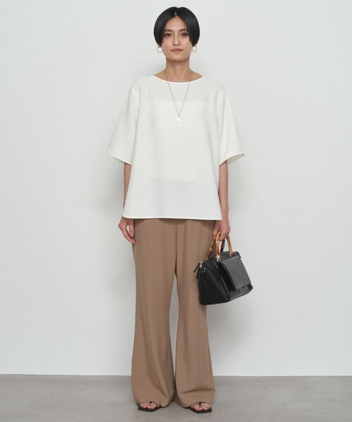 LOUNGEDRESS（ラウンジドレス）の「《気楽に着られて上品に決まる/体型カバー》Tブラウス（シャツ/ブラウス・レディース・ブラック/オフホワイト・FREE）」の20枚目の写真
