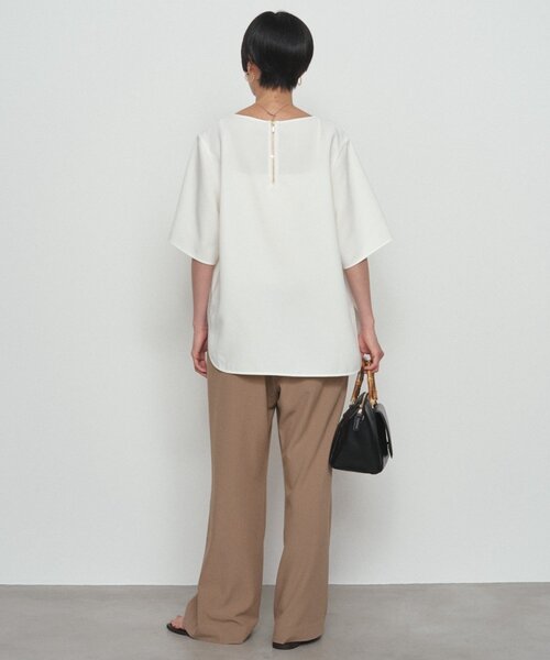 LOUNGEDRESS（ラウンジドレス）の「《気楽に着られて上品に決まる/体型カバー》Tブラウス（シャツ/ブラウス・レディース・ブラック/オフホワイト・FREE）」の12枚目の写真