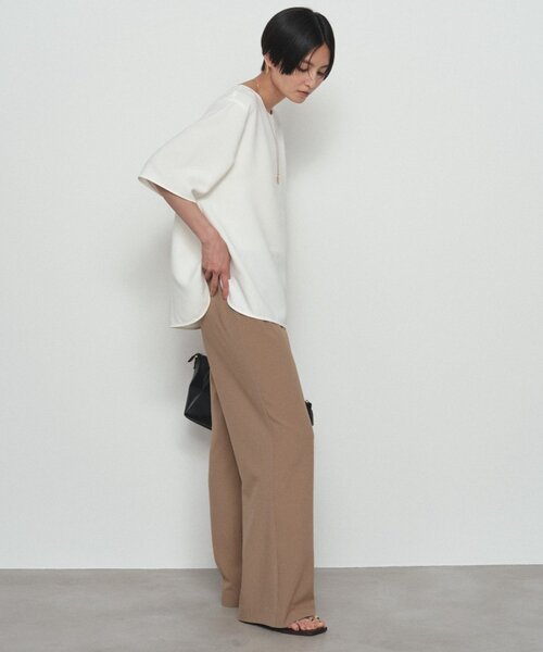 LOUNGEDRESS（ラウンジドレス）の「《気楽に着られて上品に決まる/体型カバー》Tブラウス（シャツ/ブラウス・レディース・ブラック/オフホワイト・FREE）」の13枚目の写真