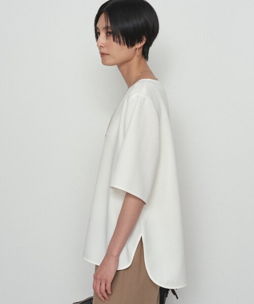 LOUNGEDRESS（ラウンジドレス）の「《気楽に着られて上品に決まる/体型カバー》Tブラウス（シャツ/ブラウス・レディース・ブラック/オフホワイト・FREE）」の15枚目の写真