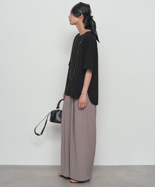 LOUNGEDRESS（ラウンジドレス）の「《気楽に着られて上品に決まる/体型カバー》Tブラウス（シャツ/ブラウス・レディース・ブラック/オフホワイト・FREE）」の11枚目の写真