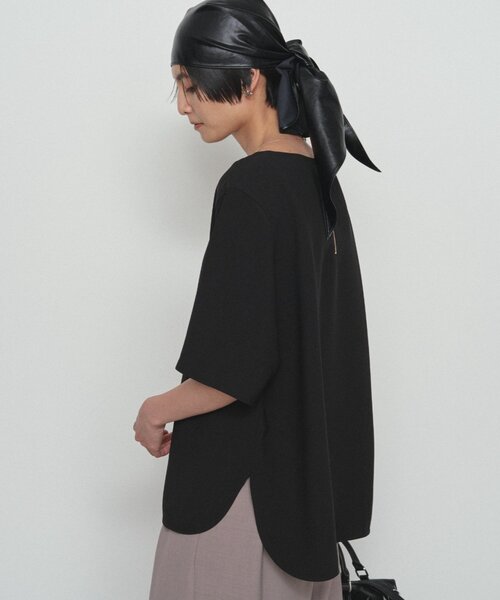 LOUNGEDRESS（ラウンジドレス）の「《気楽に着られて上品に決まる/体型カバー》Tブラウス（シャツ/ブラウス・レディース・ブラック/オフホワイト・FREE）」の6枚目の写真