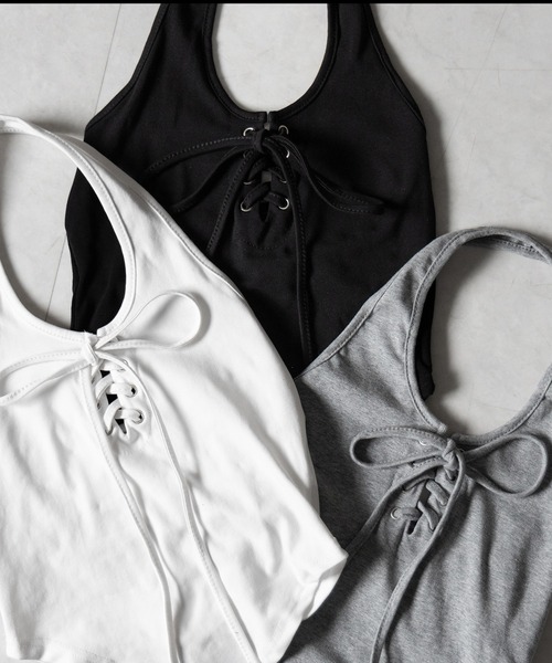 me+em select(ミームセレクト)の「【 クロスにできる2WAY 】レースアップホルターネックタンク / laceup halter neck tank(タンクトップ・レディース・ブラック/グレー/ホワイト・FREE)」の8枚目の写真