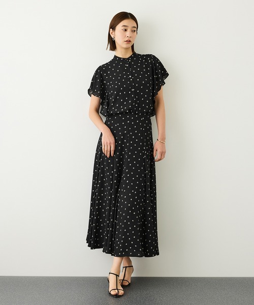 ROPE'(ロペ)の「【DEVEAUX(デヴォー)】ドットケープブラウス/セットアップ対応・イージーケア(シャツ/ブラウス・レディース・ブラック系その他・FREE)」の9枚目の写真
