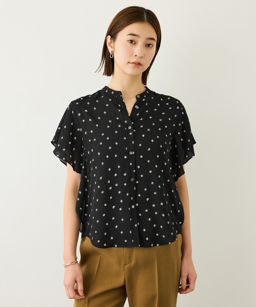 ROPE'(ロペ)の「【DEVEAUX(デヴォー)】ドットケープブラウス/セットアップ対応・イージーケア(シャツ/ブラウス・レディース・ブラック系その他・FREE)」の5枚目の写真