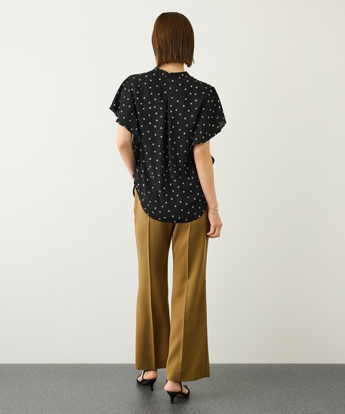 ROPE'(ロペ)の「【DEVEAUX(デヴォー)】ドットケープブラウス/セットアップ対応・イージーケア(シャツ/ブラウス・レディース・ブラック系その他・FREE)」の8枚目の写真