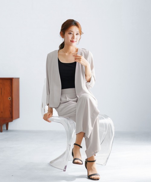 WHITE JOOLA(ホワイトジョーラ)の「【 軽くて伸びる 】 ハイストレッチカルゼワッシャーライト・セットアップ(スーツセット・レディース・チャコールグレー/グレイッシュベージュ/ネイビー・L/S/M)」の5枚目の写真