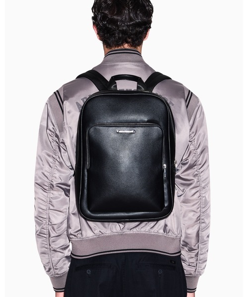 ARMANI EXCHANGE(アルマーニエクスチェンジ)の「【A|X アルマーニ エクスチェンジ】<ZOZO限定>AXロゴ スクエアバックパック(バックパック/リュック・メンズ・ブラック・FREE)」の6枚目の写真