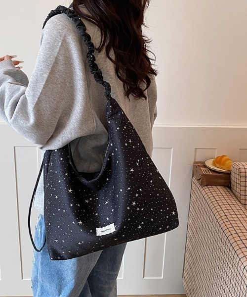 GEMEDA(ジェメダ)の「かわいい星の総柄ショルダーバッグ(ショルダーバッグ・レディース・アイボリー/イエロー/ライトブルー/ブラック・F)」の22枚目の写真