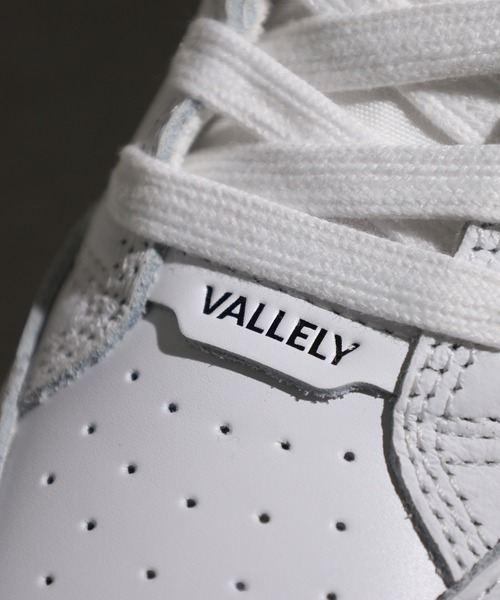 CARIUMA(カリウマ)の「VALLELY Leather Logo Sneaker バレリー レザー ロゴ スニーカー(スニーカー・メンズ・ホワイト系その他/ホワイト×ブラック・US-6/US-8h/US-9/US-7/US-6h/US-5h/US8/US8.5)」の8枚目の写真