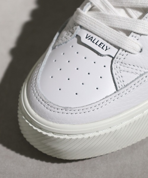 CARIUMA(カリウマ)の「VALLELY Leather Logo Sneaker バレリー レザー ロゴ スニーカー(スニーカー・メンズ・ホワイト系その他/ホワイト×ブラック・US-6/US-8h/US-9/US-7/US-6h/US-5h/US8/US8.5)」の9枚目の写真