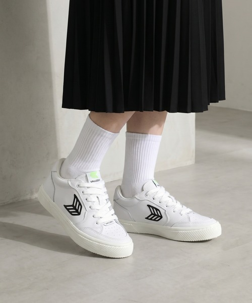 CARIUMA(カリウマ)の「VALLELY Leather Logo Sneaker バレリー レザー ロゴ スニーカー(スニーカー・メンズ・ホワイト系その他/ホワイト×ブラック・US-6/US-8h/US-9/US-7/US-6h/US-5h/US8/US8.5)」の18枚目の写真