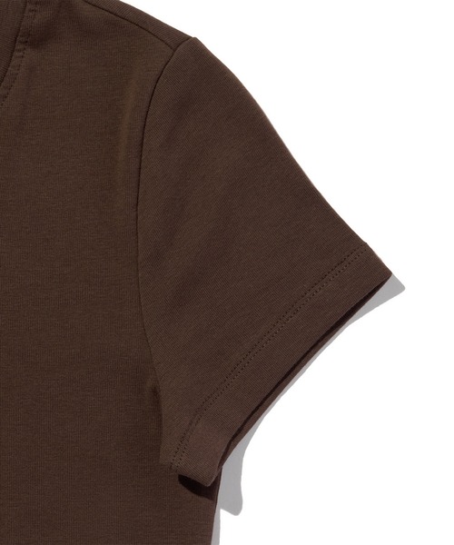 Levi's(リーバイス)の「Levi's/リーバイス グラフィック エッセンシャル ベビーTシャツ(Tシャツ/カットソー・レディース・ブラウン・M/S/XS)」の7枚目の写真