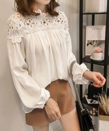 花柄すかし彫りレースシャツ