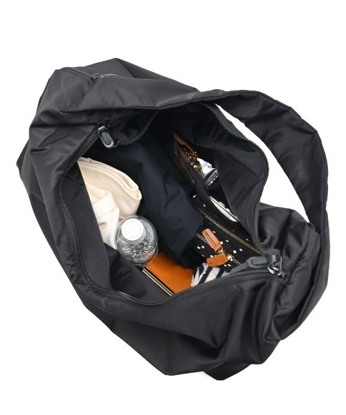 CLEDRAN(クレドラン)の「【軽量ナイロン 大容量】CL4029 FORI SIDE ZIP POCKET SHOULDER(ショルダーバッグ・レディース・グリーン/ブラック/ベージュ・FREE)」の13枚目の写真