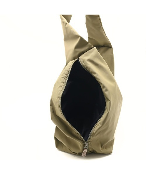 CLEDRAN(クレドラン)の「【軽量ナイロン 大容量】CL4029 FORI SIDE ZIP POCKET SHOULDER(ショルダーバッグ・レディース・グリーン/ブラック/ベージュ・FREE)」の12枚目の写真
