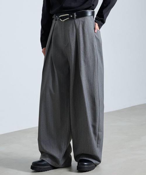 SERACE(セラス)の「【SERACE】 TUCK WIDE BALLOON STRIPE SLACKS / タックワイドバルーンストライプスラックス(スラックス・メンズ・グレー/ブラック・S/M/L)」の7枚目の写真