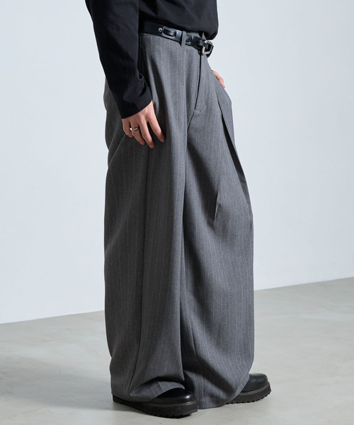 SERACE(セラス)の「【SERACE】 TUCK WIDE BALLOON STRIPE SLACKS / タックワイドバルーンストライプスラックス(スラックス・メンズ・グレー/ブラック・S/M/L)」の8枚目の写真